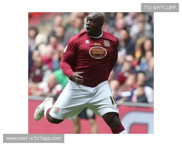 足球界的黑胖子球星盘点：他们如何突破身体限制成就辉煌职业生涯